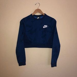 Nike Crewneck Crop Top Sweatshirt